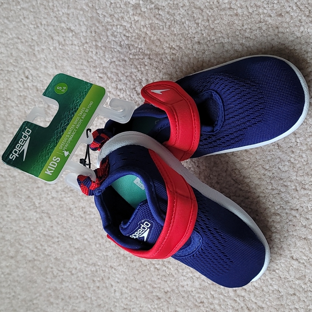 NWT Speedo toddler boy water shoes, size small 5-6, blue red and white